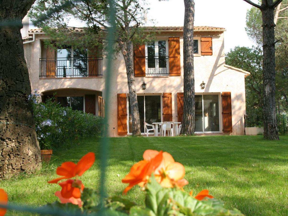 Location Villa Et Studios Рокбрюн-сюр-Аржан Экстерьер фото